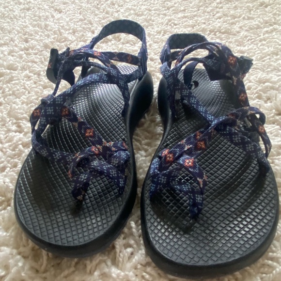 Chacos size 9 in Wink Blue - Picture 3 of 5